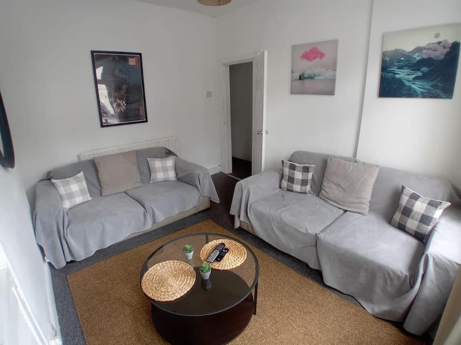 Large Family Home Central Location 3 Double Bedrooms And 1 Single Bedroom Cardiff Exterior foto